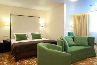 Отель  Garden Hotel & Spa  Чебоксары Семейный люкс с 2 двуспальными кроватями-3