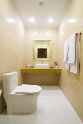Отель  Garden Hotel & Spa  Чебоксары Роскошный люкс с террасой и ванной-5